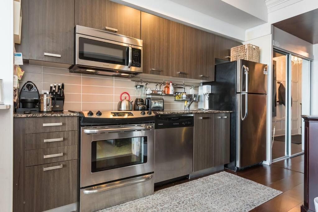 Stunning Condo With Fantastic View Of The City! Toronto Dış mekan fotoğraf