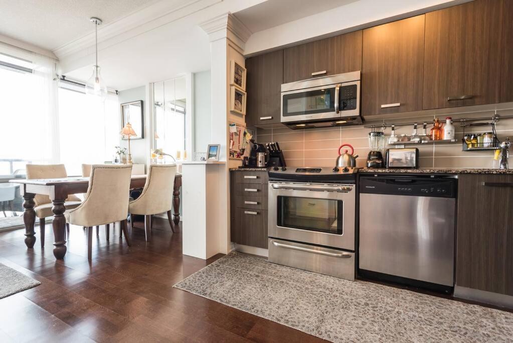 Stunning Condo With Fantastic View Of The City! Toronto Dış mekan fotoğraf